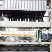 Gabinete Eléctrico para Estación de Bombeo con PLC y VFD, Control Automático y Manual, y Protección Contra Sobrecargas