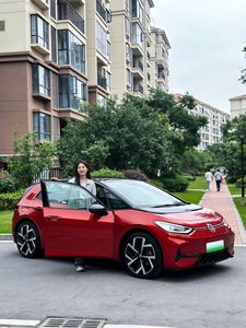 <span class=keywords><strong>Volkswagen</strong></span> ID.3 Smart Edition 2026 – Version Intelligente avec Kit Sport <span class=keywords><strong>GTX</strong></span> – Compacte, Sportive, Électrique, Berline à Hayon pour Trajets Urbains – Véhicule Électrique - Product Image 2