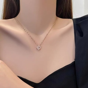 Collar con Colgante de Trébol de Cuatro Hojas de Moda, Chapado en Oro, Acero Inoxidable, Cadena de Clavícula de Cristal, Cadena de Eslabones Clásica, Forma de Flor - Product Image 2