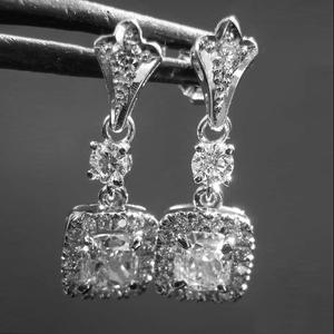Boucles d'oreilles en or blanc et diamants, 1,5 ct, forme carrée, halo, pour femmes, bijoux fins - Product Image 3