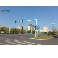 Feux de signalisation à LED pour l'extérieur en acier galvanisé Feux de circulation routiers transversaux pour la rue