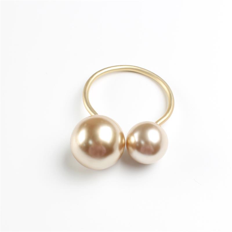 18_25MM oro con finitura a conservazione del colore, riflessi champagne dorati e perla