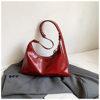 Tas Selempang Wanita Glossy Ladies Single Bag Multiwarna Kapasitas Besar, Cocok untuk Kantor, Kencan, dan Aktivitas Sehari-hari