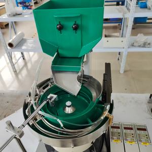 Новый дизайн: вибрационный двухканальный питатель неправильной формы с бункером для металлических винтов - Product Image 3