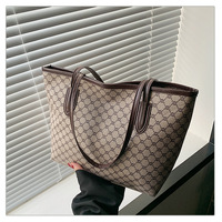 2025 rétro japon Style PU sac fourre-tout dame mode doux-structuré sac à bandoulière avec grande capacité et deux poignées Type de sac à dos