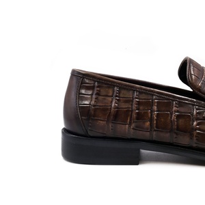 Chaussures habillées de luxe pour hommes, en cuir italien de haute qualité, faites à la main, avec motif animal en relief, design unique, durables, confortables, style Oxford, à enfiler. - Product Image 6