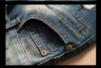Nouveau style Pantalon homme déchiré et usé avec empiècements artistiques, coupe skinny motard, noir et bleu, en jean
