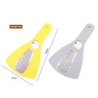 3-in-1 multifunctionele roestvrijstalen en plastic gember-knoflookrasp flesopener mini zester voor citroen, nootmuskaat, knoflook en gember