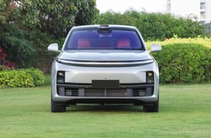 Compre Vehículos de Nueva Energía de Alta Calidad, Li Auto L7, SUV de 5 Puertas y 6 Asientos, Autonomía Extendida de 1360 km, Auto Híbrido para Adultos - Product Image 3