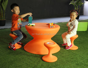 Table de piscine de luxe avec seau à glace intégré pour chaise longue - Product Image 3