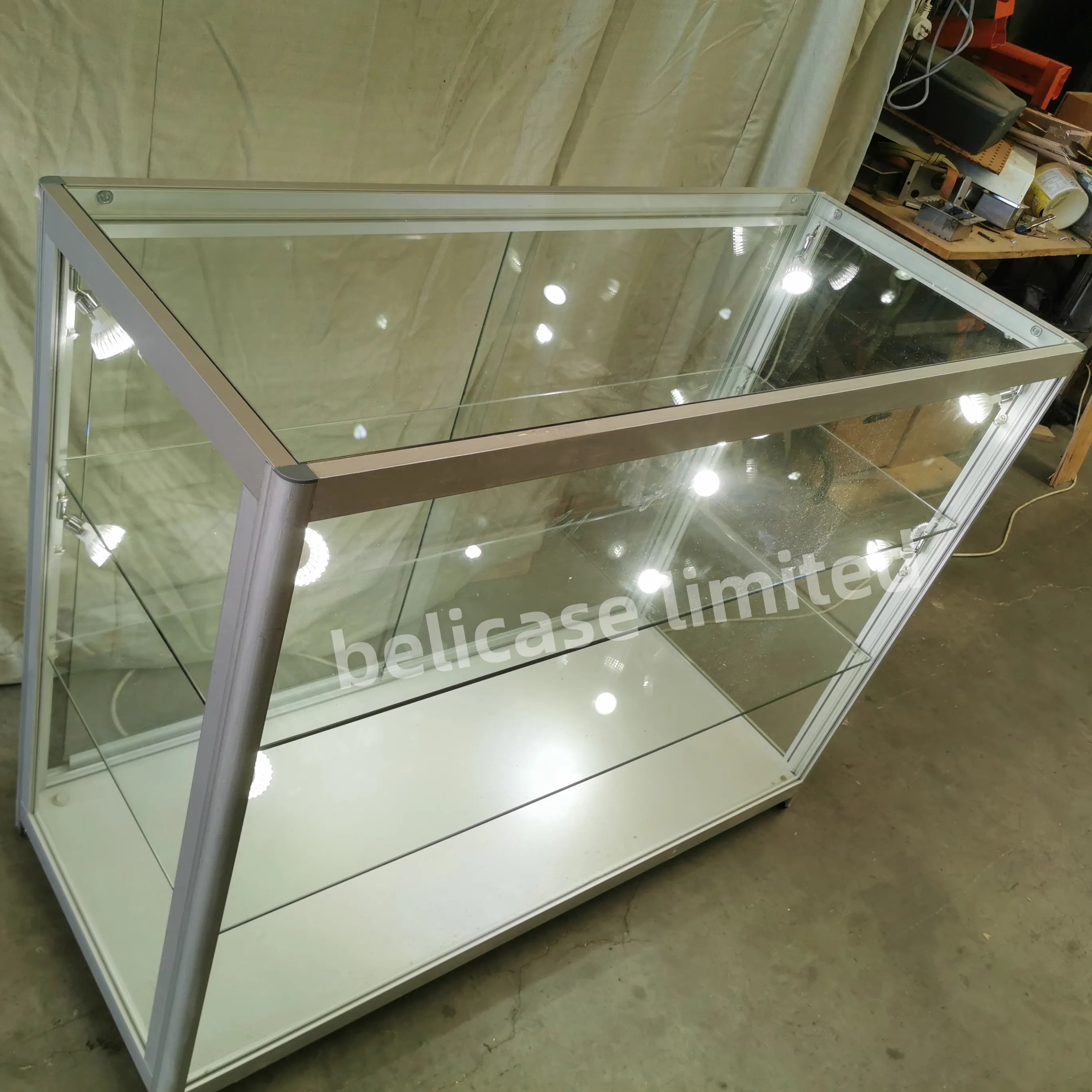 Vitrine en gros personnalisée en usine vitrine en verre pour magasin de fumée vitrine pleine vision pour magasin de détail