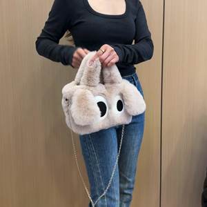 2024 yeni sonbahar kış moda sevimli kadın yavru renkli dolması peluş omuz çantası sırt büyük gözler kızlar için - Product Image 2