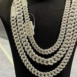 Collier tendance en argent sterling plaqué or 22 carats avec cristaux de glace et chaîne cubaine en moissanite VVS, style hip-hop - Product Image 1