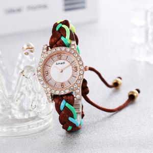 Montre Amadi Style Coréen Classique pour Femme à Tisser Soi-Même Polyvalente et Tendance Bracelet en Cuir Tressé Coloré Cadran Numérique à Quartz Vente Directe - Product Image 6