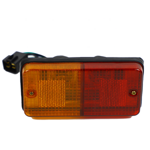 Clignotant arrière et feu stop pour tracteur agricole DFAM DF404 / DF454 / DF504 - Product Image 1