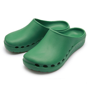 Zapatos Quirúrgicos EVA Verdes de Tacón Bajo, Sin Cordones, para Trabajo Médico y Uso Diario - Product Image 1