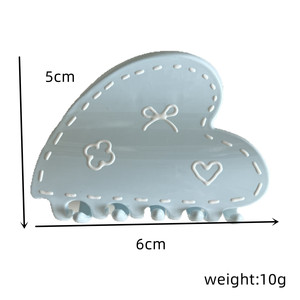 Pinza para el pelo pintada a mano color crema con bonito corazón, elegante clip para moño - Product Image 5