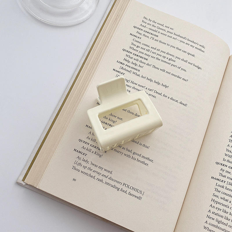 8332G small size Milky White