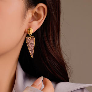 ต่างหูจี้รูปหัวใจสแตนเลสดีไซน์อเนกประสงค์ประดับด้วยหินธรรมชาติรูปทรงเรขาคณิต พร้อมสัมผัสแห่งความหรูหรา - Product Image 1
