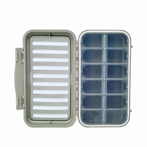Boîte à mouches grises pour la pêche, accessoires pour ranger leurres et hameçons. - Product Image 2