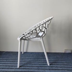 Venta caliente moderno negro barato apilable PP árbol comedor silla diseño al aire libre restaurante café plástico <span class=keywords><strong>terraza</strong></span> silla - Product Image 2