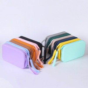 Porte-monnaie à fermeture éclair en silicone grande capacité |   Logo personnalisable et sangle détachable pour le rangement quotidien - Product Image 2