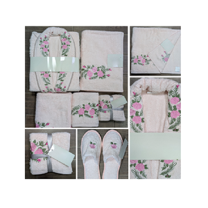 Ensemble de salle de bain ultra-luxe brodé pour célébrer la vie : peignoirs, serviettes, pantoufles, 100% coton indien de qualité supérieure - Product Image 1
