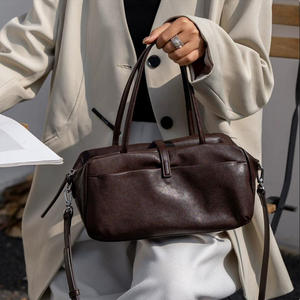 Sac à bandoulière de luxe en cuir véritable pour femme, sac en cuir de vachette pleine fleur tanné végétal, sac de banlieue en cuir - Product Image 2