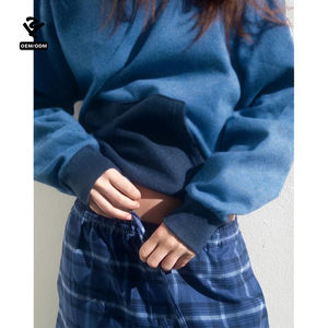 F5460 사용자 정의 까마귀 루즈핏 캐주얼 풀오버 부드러운 통기성 패브릭 트렌디 스트리트웨어 여성 후드를위한 도시 패션 탑 - Product Image 4