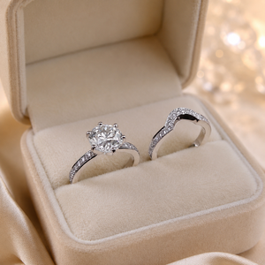 Élégant ensemble de bagues de couple à six griffes en zircon couleur argent pour mariage et fiançailles - Product Image 4