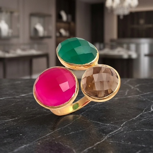 Anillo de Vidrio con Tres Piedras Brillantes y Acero Inoxidable con Baño de Rodio, Moderno para Mujeres y Niñas - Product Image 2
