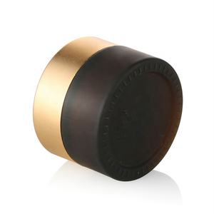 派手な新デザインアンバーラグジュアリースキンケアガラス瓶ゴールデンキャップ付きパーソナルスキンケア用30ml 50ml - Product Image 2