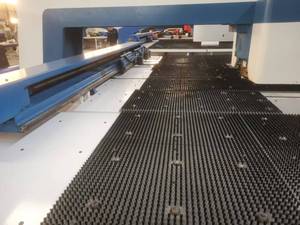 Prensa Punzonadora CNC de Torreta Servoaccionada de Bajo Consumo Energético Yawei HPE-3048-38LA2 |   Funcionamiento Silencioso con Torreta de <span class=keywords><strong>38</strong></span> Estaciones - Product Image 3