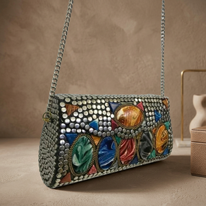Bolso de Hombro Artístico Multicolor con Incrustaciones de Acero Inoxidable y Diseño de Tachuelas Metálicas, Bolso Hecho a Mano de Primera Calidad para Mujer, Venta al Por Mayor - Product Image 1