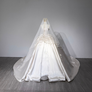 Robe de mariée de bal JFH139 moderne vintage en dentelle, sans bretelles, en satin ivoire, brodée avec des appliques de fleurs en cristal - Product Image 3