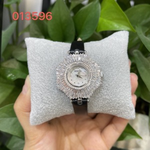 013596 Women's Watches AAA Cubic Zircon Elements Crystal Bracelet Watch for Wedding Party Fashion Jewelry Made with Wholesale