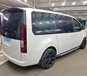 Minivan Usada Staria 2023 de Bajo Consumo, PU082820, Transmisión Automática, Faros LED, Ideal para Familias, Bajo Costo - Product Image 2