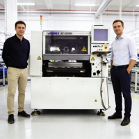Machine de placement SMT JUKI KE2070L avec chariot d'alimentation pour production à mélange élevé