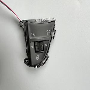 Les boutons, les commutateurs et les commandes multimédias du volant multifonction de la nouvelle Octavia sont des pièces d'origine (5E0919719). - Product Image 3