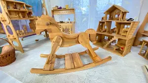 Klassische hölzerne Schnitzerei Schaukel pferd personal isierte Montessori Waldorf Style Fahrt auf Spielzeug für Weihnachten Geburtstags geschenk für Kinder - Product Image 3