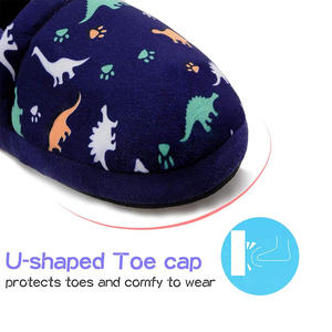 Pantoufles de maison pour garçon avec mousse à mémoire de forme confortable à enfiler avec bande élastique doux et chaud pantoufles de maison de dinosaure pour garçons - Product Image 5