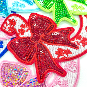 幸運の馬蹄形パッチ花柄U字型刺繍アップリケスパンコール蝶結びバッジ女性用パーカーデニムジャケット用 - Product Image 2
