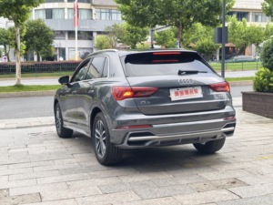 <span class=keywords><strong>SUV</strong></span> de lujo <span class=keywords><strong>Audi</strong></span> <span class=keywords><strong>Q3</strong></span> de segunda mano <span class=keywords><strong>2022</strong></span> con asientos de cuero FWD, girando a la izquierda hacia un <span class=keywords><strong>SUV</strong></span> familiar - Product Image 6