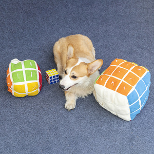 Juguete Interactivo de Lujo Ecológico para Perros, Cubo de Rubik con Comida Oculta, Juguete Masticable para Olfatear, Hecho de Forro Polar y Algodón PP con Forma de Pollo - Product Image 2