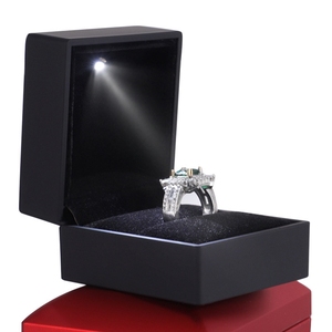 Boîte à bijoux LED haut de gamme, boîtes cadeaux originales pour bijoux, emballages de boîtes à bijoux personnalisables - Product Image 1
