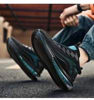 Semelle souple respirante tendance Odm nouvellement conçue avec sangles légères course à pied randonnée hommes chaussures baskets blanches avec coussin d'air
