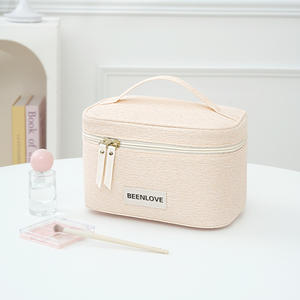Trousse de maquillage Beenlove grande capacité, beige, pour les voyages et les déplacements professionnels - Product Image 4