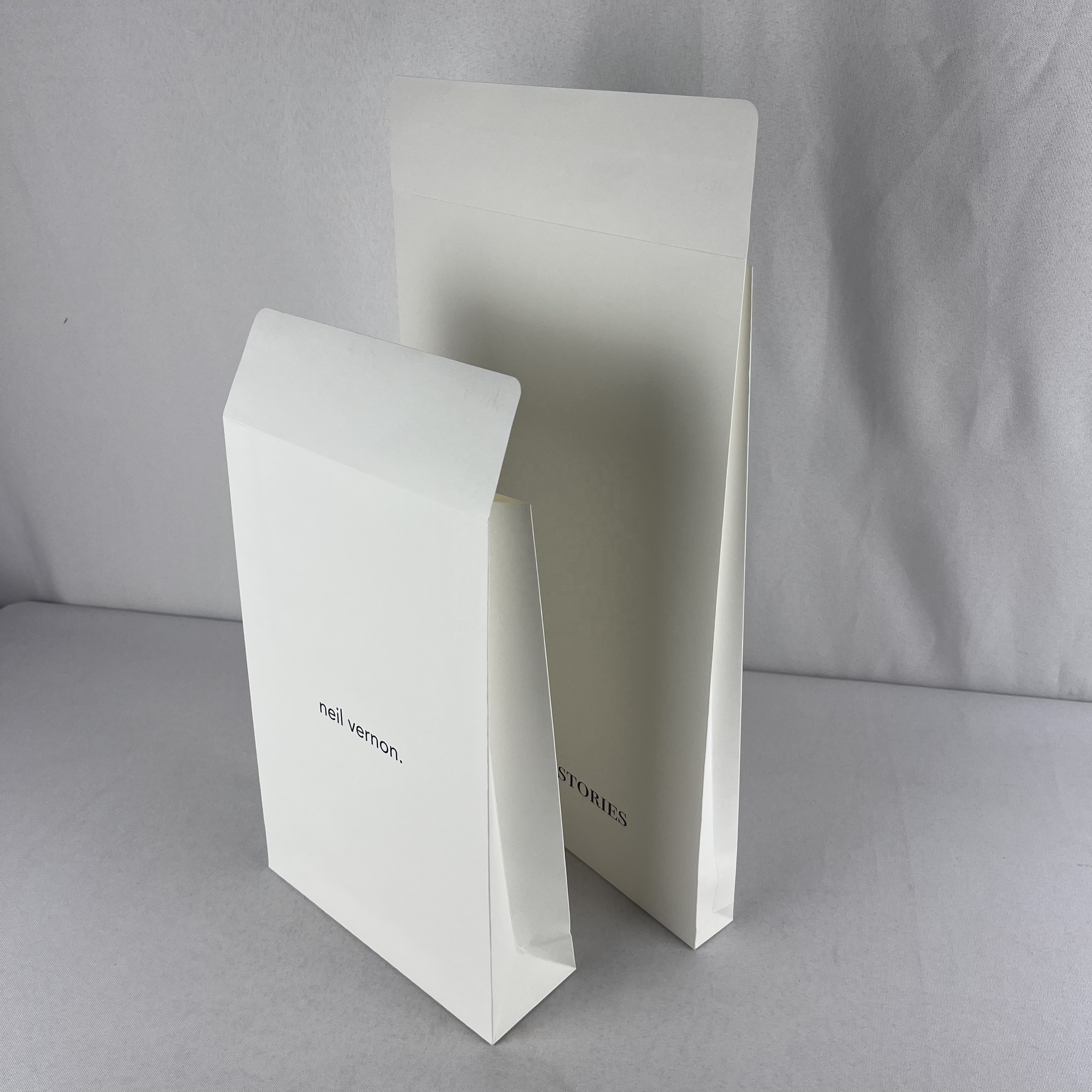 Custom Printed Paper Bags Kraft Paper Bag White Paper Bag for Clothes Mailing Packaging