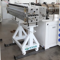 Machine de fabrication de panneaux muraux en mousse UPVC/CPVC à économie d'énergie 400-500 kg/h pour la décoration intérieure et les meubles