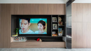 รูปถ่ายจริง. ตู้วาง<span class=keywords><strong>ท</strong></span>ี<span class=keywords><strong>วี</strong></span>ไม้เมอรันติวอลนั<span class=keywords><strong>ท</strong></span>สไตล์โมเดิร์นมินิมอล พร้อมที่เก็บของในตัว ความจุขนาดใหญ่ เป็นมิตรกับสิ่งแวดล้อม <span class=keywords><strong>ท</strong></span>นทาน - Product Image 3